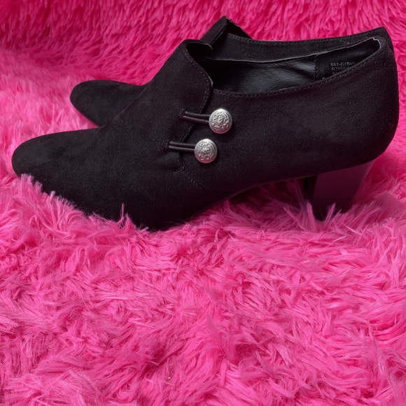 Rialto suede look button detail shoes (shoeties) in black size 9.5 - Picture 4 of 11